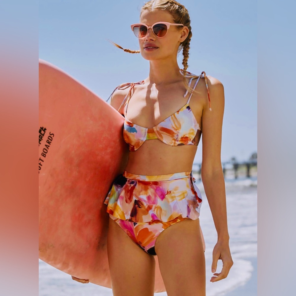 NWT! Saint Maddox Kenzie Two Piece Bikini Size Medium
